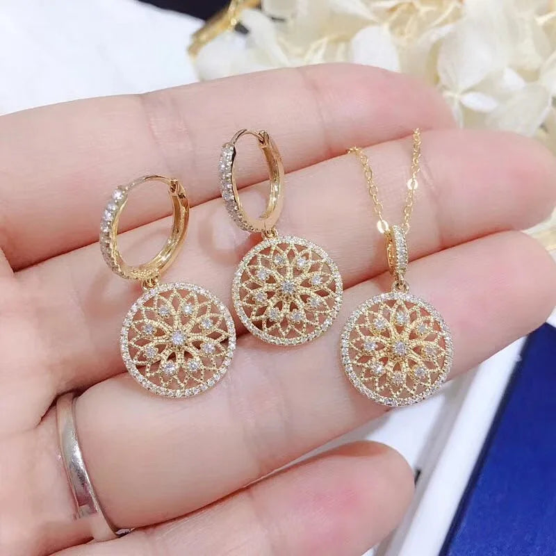 18K Yellow Gold Diamond Pendant Necklace