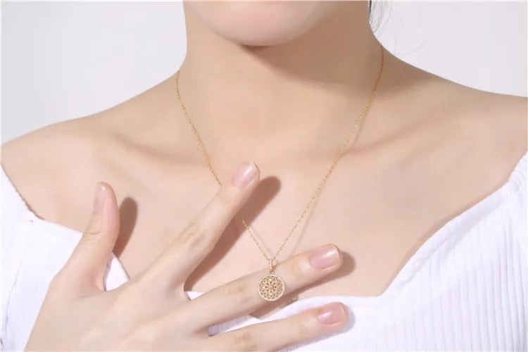 18K Yellow Gold Diamond Pendant Necklace